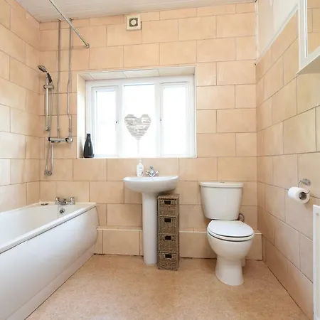 Apartmán 6 Bed Slps 16 On Otley Run *