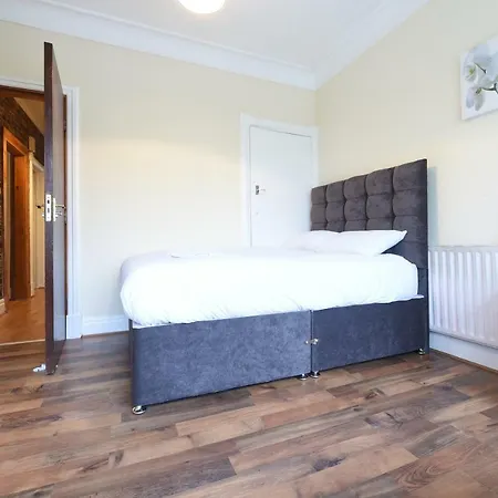 6 Bed Slps 16 On Otley Run *