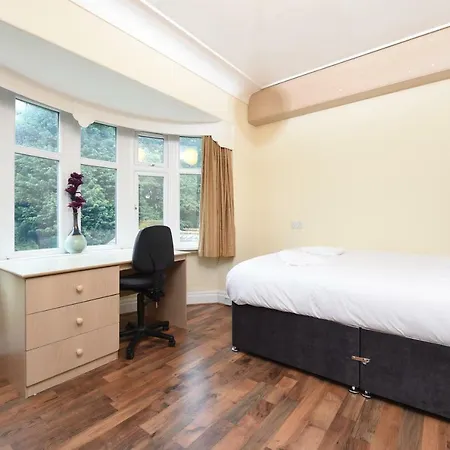 Apartmán 6 Bed Slps 16 On Otley Run